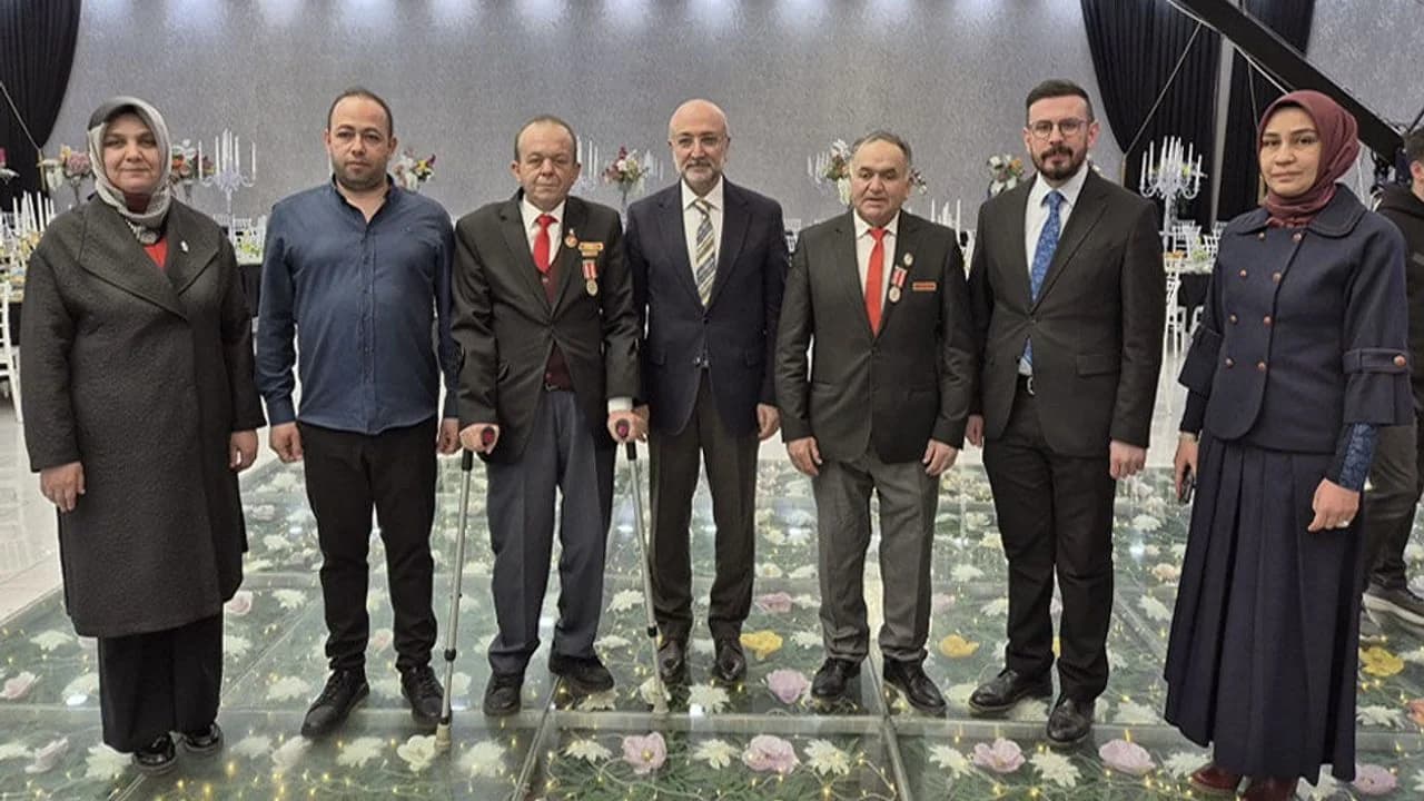 AK Parti Afyonkarahisar Teşkilatından Şehit ve Gazi Ailelerine İftar Programı