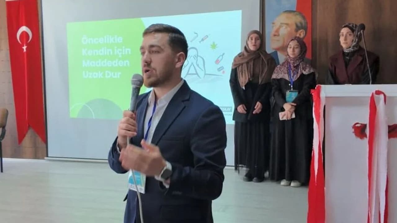 Afyon’da Gençler Bağımlılığa Karşı Birleşiyor: Lisede ‘Akran Gücü’ Seferberliği