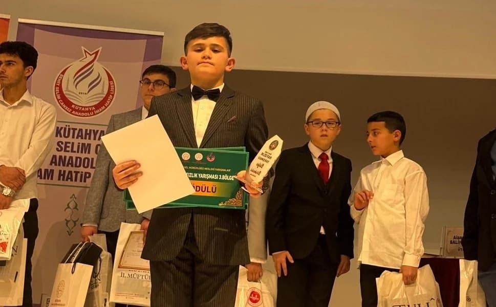 Afyonkarahisarlı 11 Yaşındaki Muharrem Ufkum Koç'tan Kütahya'da Hafızlık Birinciliği