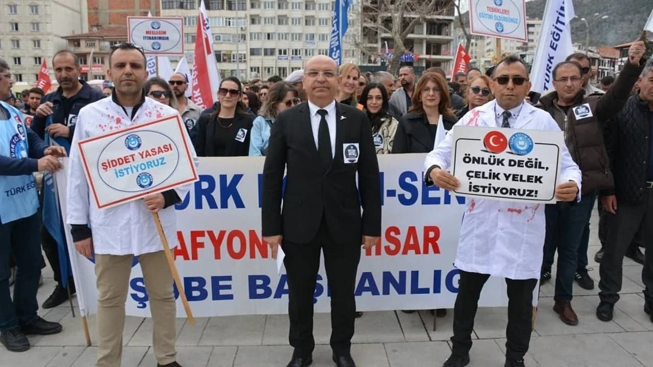Siverek'teki Silahlı Saldırı Sonrası Türk Eğitim-Sen'den Çağrı: "Okullarımız Teksas'a Dönüşmeden Önlem Alın"