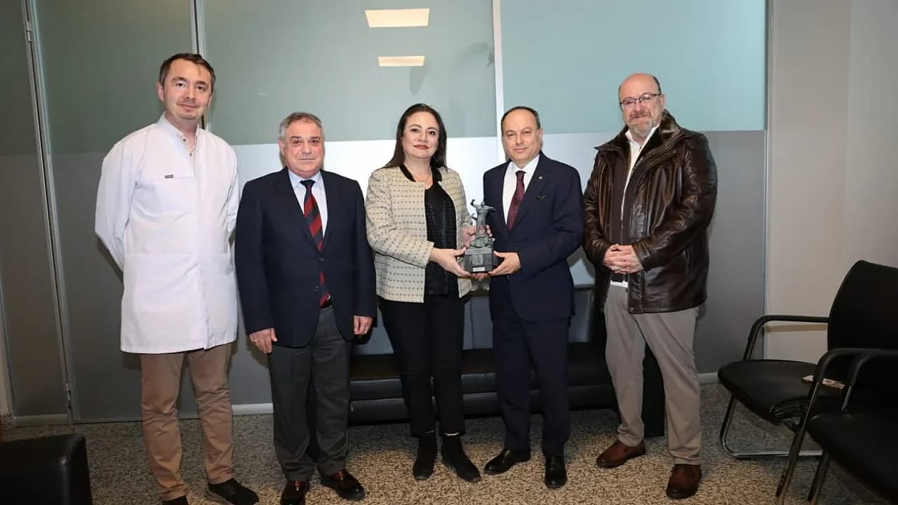 Afyon Eğitim Vakfı ve Tabip Odası’ndan Geleceğin Doktorlarına Destek Mesajı