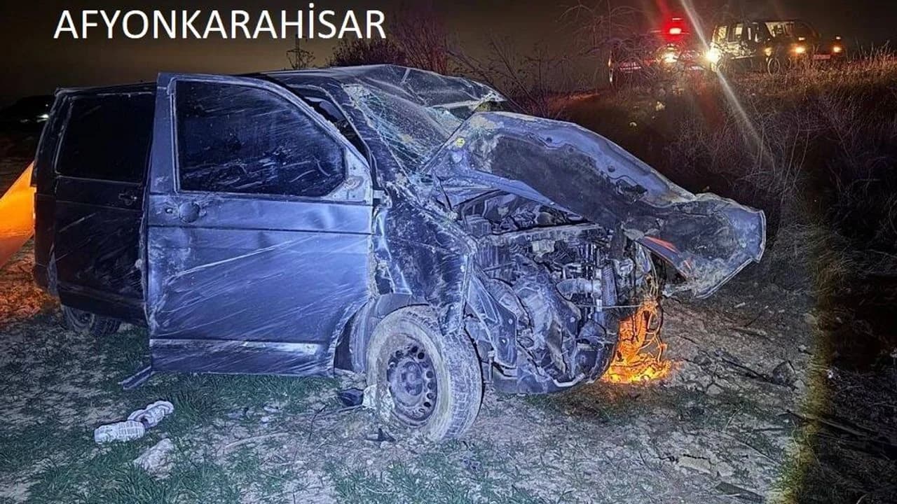 Değirmendere Yolu Üzerinde Korkutucu Kaza: Ağaçlara Çarpan Kamyonette 4 Yaralı