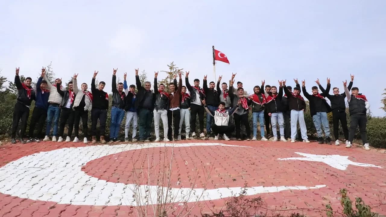 Akharım’da Vatan Nöbeti Kışladan Önce Başlıyor: Bayrak Tepe’de 14 Yıllık Gurur