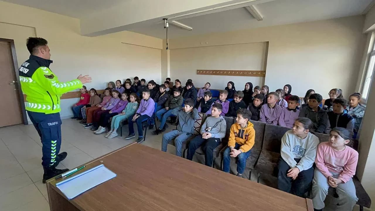 Jandarma’dan 6 İlçede Dev Trafik Seferberliği: Bini Aşkın Kişiye Eğitim