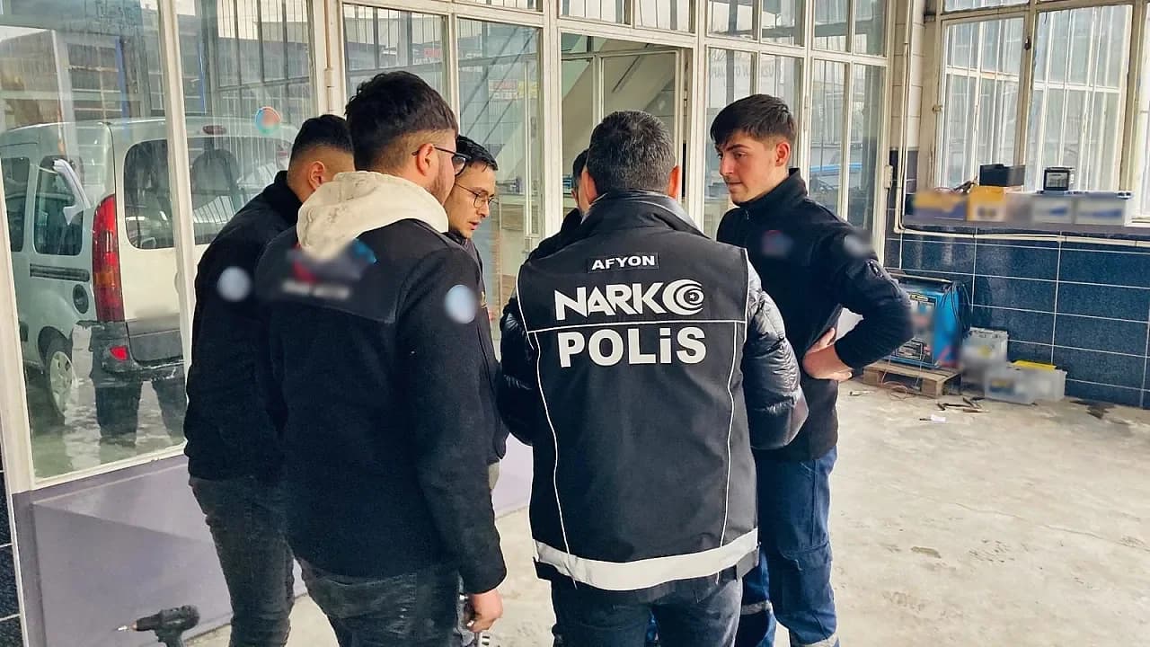 Afyonkarahisar’ın 8 İlçesinde Emniyet’ten Uyuşturucuyla Mücadele Atağı: “Narko Anne” ve “UYUMA” Sahada