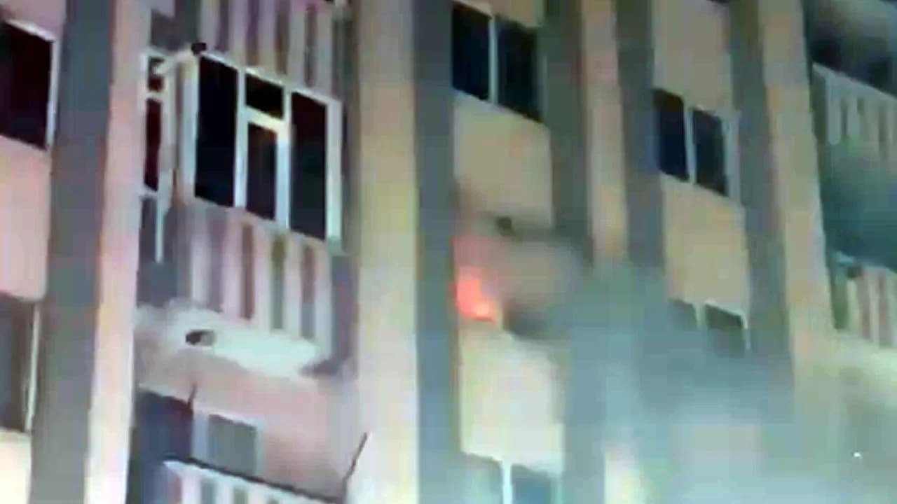 Afyonkarahisar Ambaryolu’nda Panik Yaratan Yangın: Bina Tahliye Edildi