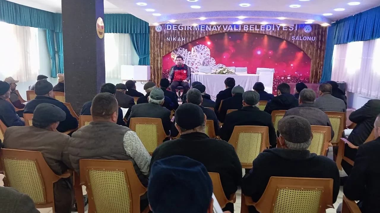 Afyonkarahisar’da Üreticilere Kritik Bilgilendirme: ‘B-Reçete’ ve Yeni Yönetmelik Masada