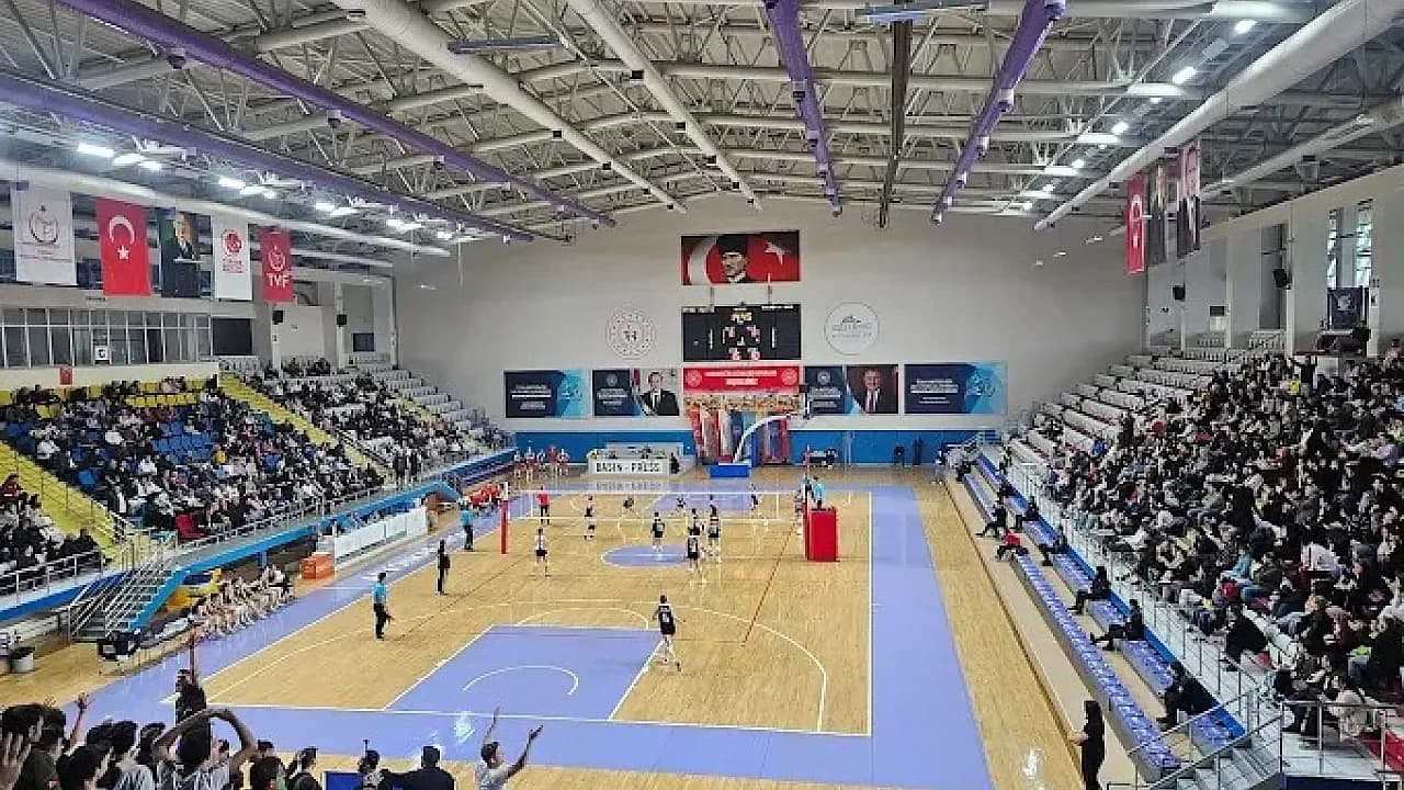 Afyon Bld. Yüntaş - Ankaragücü Maçında Olaylar: Karşılaşma Yarıda Kaldı