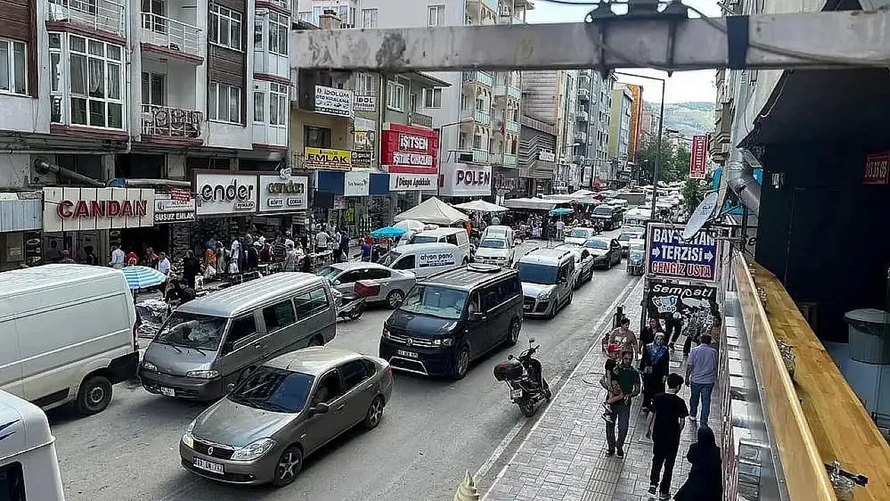 Afyon’da Bayram Pazarı Bilmecesi İçin ‘Referandum’ Çağrısı