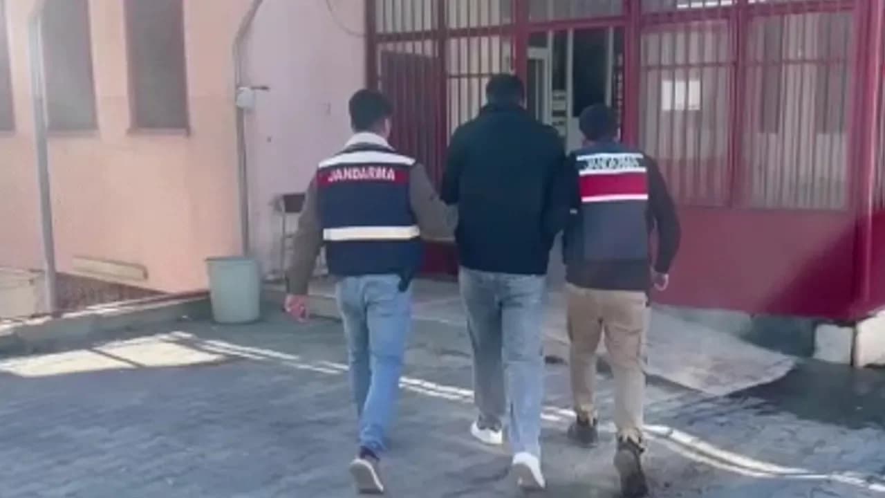 Afyonkarahisar Dahil 29 İlde Jandarmadan FETÖ Operasyonu: 63 Şüpheli Yakalandı