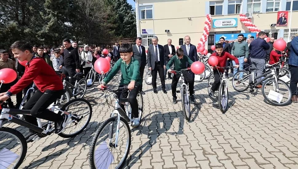 Afyonkarahisar'da "Değerlerine Bağlan" Projesiyle Geleceğin Temelleri Atılıyor