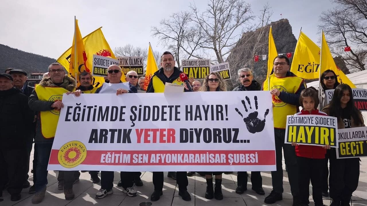 Afyonkarahisar’da Eğitimcilerden Ortak Ses: Şiddete Karşı İş Bırakıp Meydana İniyorlar