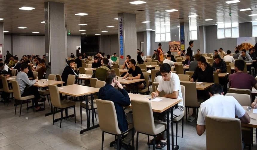 Afyonkarahisar'da 3 Bin 800 Üniversiteli "Genç Takım Projesi" Final Sınavında Ter Döktü