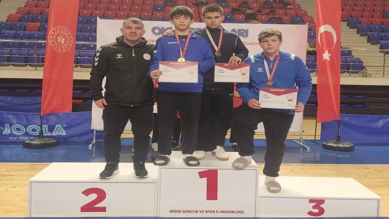 Afyonlu Genç Pehlivanlar Niğde’den Madalyalarla Döndü: Hedef Türkiye Şampiyonluğu
