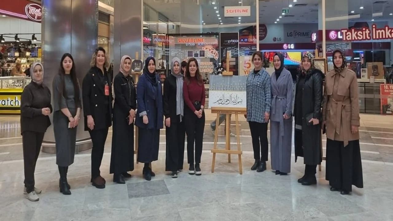 Afyonkarahisar'da Kadın Emeği Görücüye Çıktı: "Annelerin Elinden" Sergisi Ziyarete Açıldı