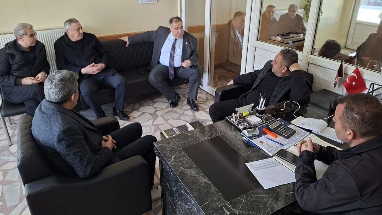 Afyonkarahisar Kamyon Garajı'nda Ekonomik Daralma: Yazıhane Sayısı 17'ye Geriledi