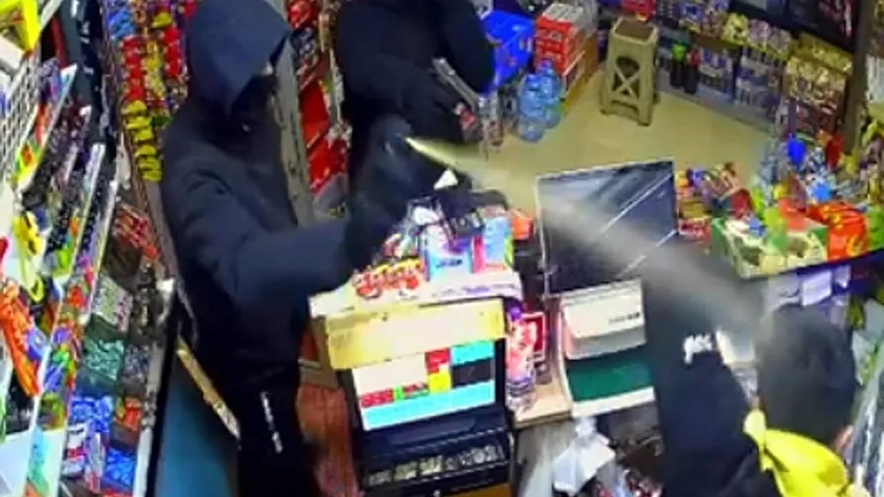 Afyon'da "Kusursuz" Sanılan Gaspı 1500 Saatlik Kamera Takibi Çözdü: İki Zanlı Yakalandı