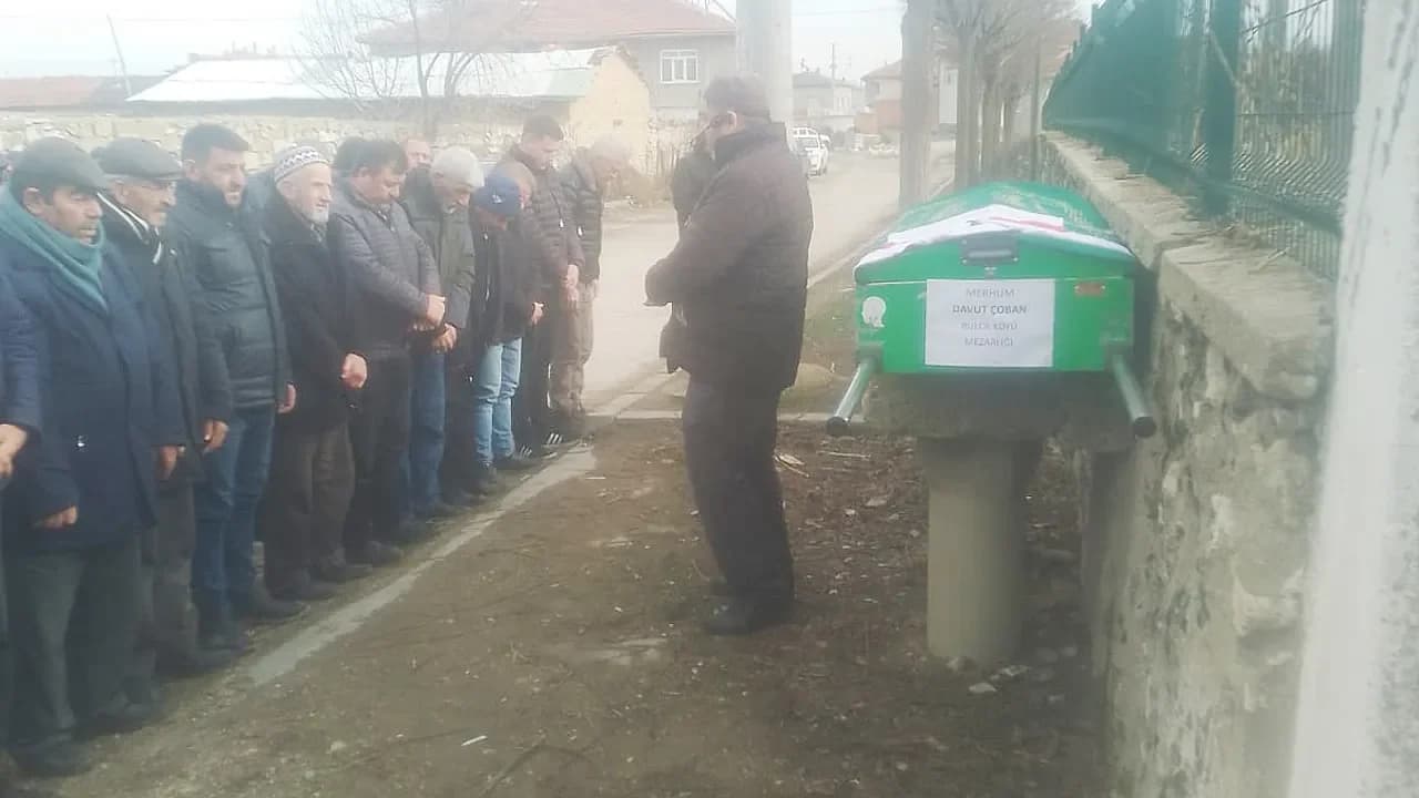 Afyonspor’un Efsane İsmi Davut Çoban Son Yolculuğuna Uğurlandı