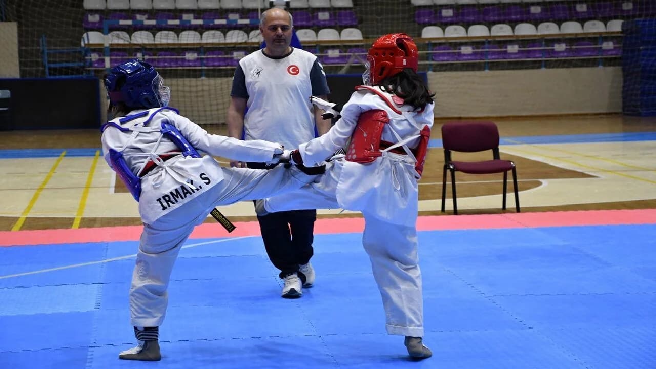 Afyonkarahisar’da Tatami Heyecanı: Yıldızlar Taekwondo İl Birinciliği Sona Erdi