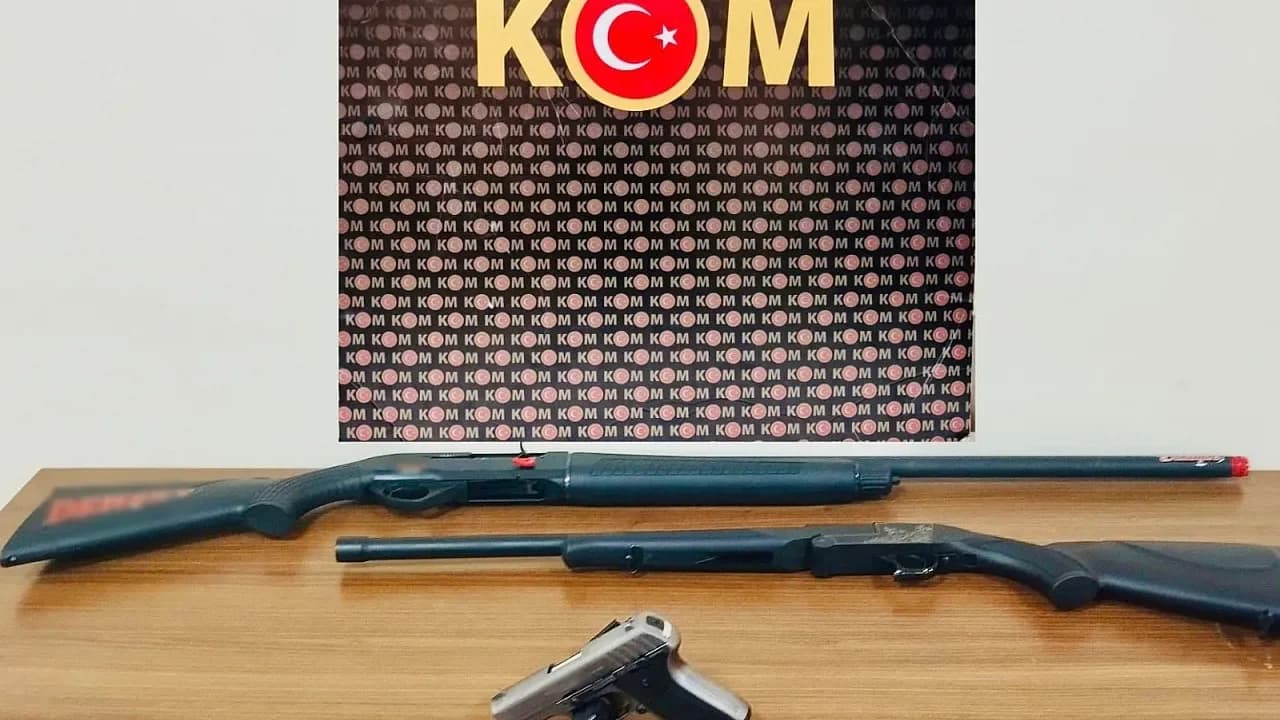Afyon Polisi'nden Çifte Operasyon: Emirdağ ve Sandıklı'da Silah Kaçakçılığına Geçit Yok
