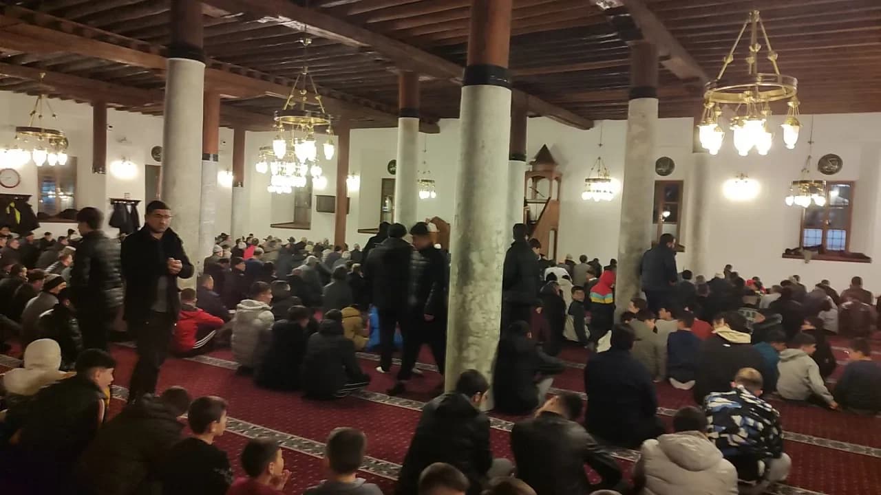 Afyonkarahisar’da Berat Kandili Bereketi: Camiler Dualarla Yankılandı