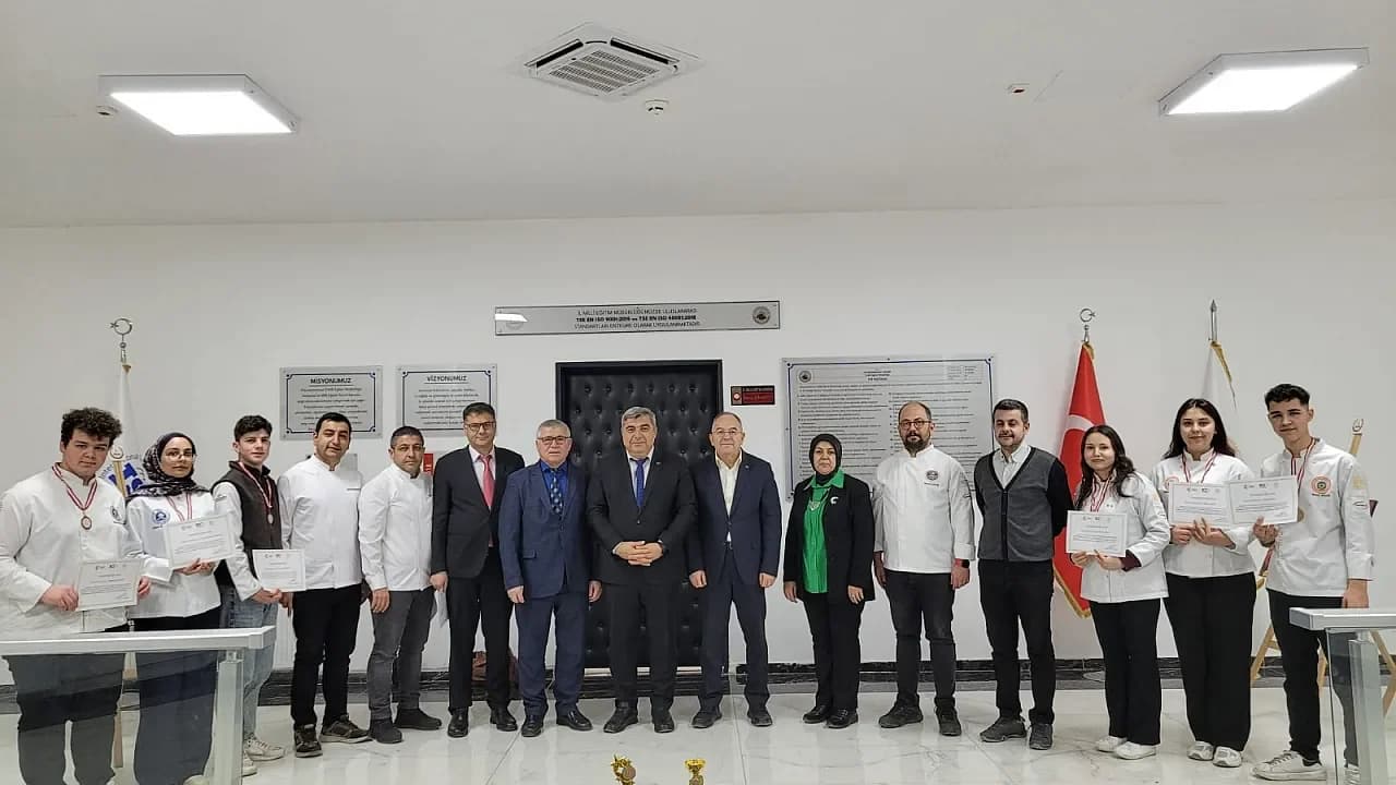 Afyonkarahisar'ın Genç Şefleri Denizli'de Madalyaları Topladı: Gastronomide Çifte Zafer