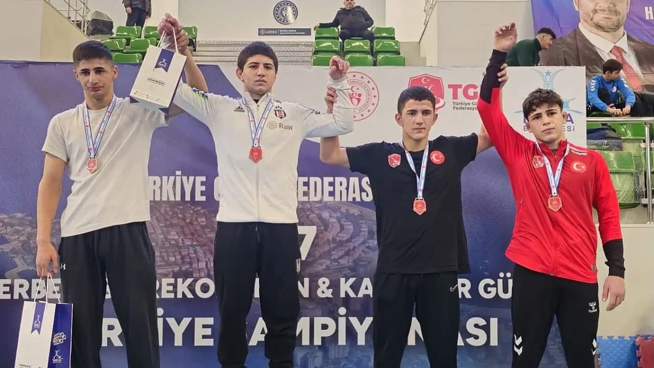 Afyonkarahisar SEM Güreşçileri Türkiye Şampiyonası'na Damga Vurdu: 2 Altın, Toplam 7 Madalya