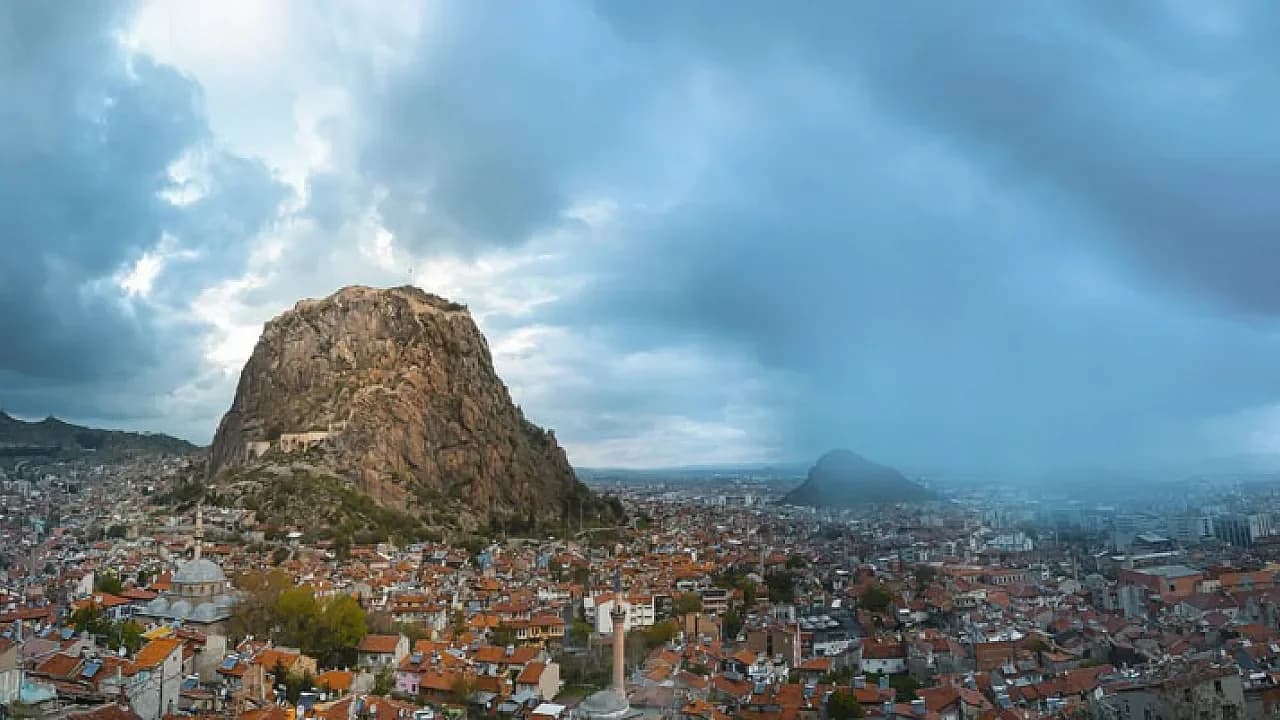 Afyonkarahisar’ın Nüfus Haritası Güncellendi: İşte En Kalabalık ve En Tenha İlçeler