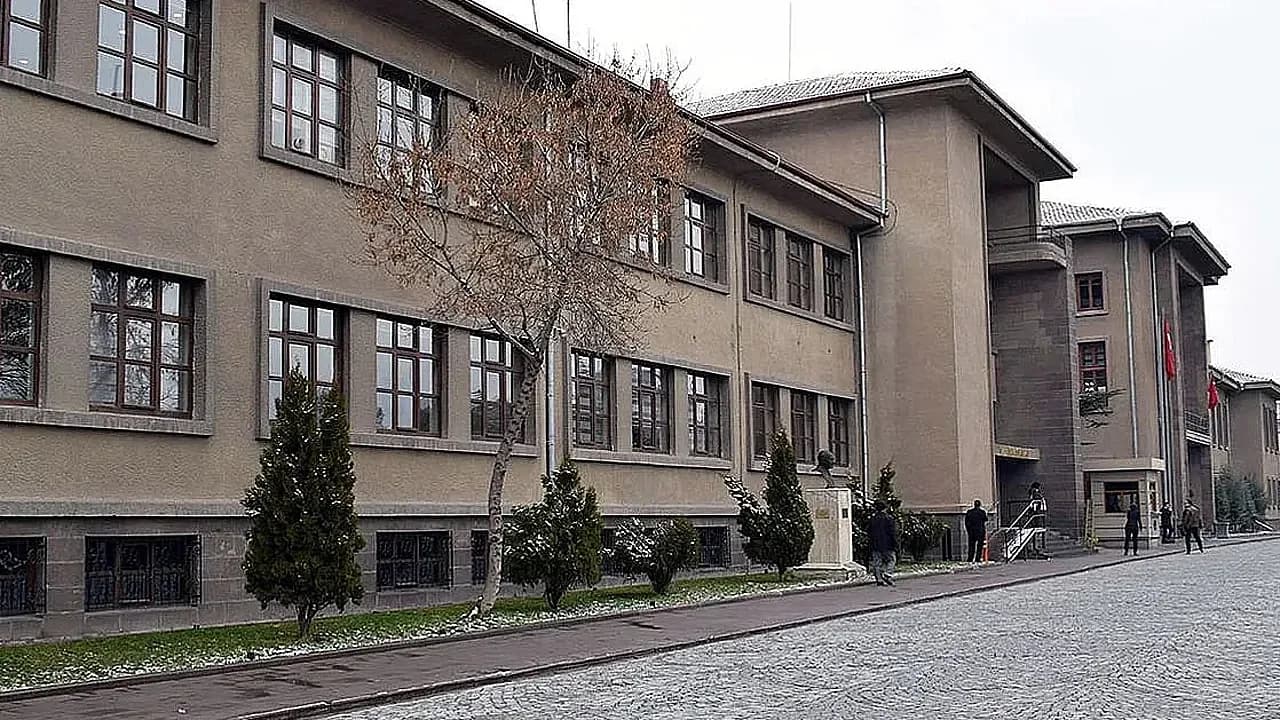 Afyonkarahisar İçin Kritik Fırtına Uyarısı: Rüzgarın Hızı 80 Kilometreye Çıkacak