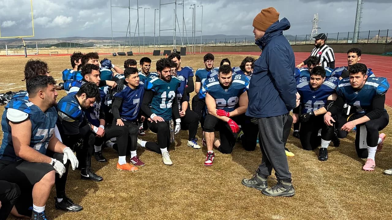 Victory Walkers Geleceğe Yürüyor: AKÜ Amerikan Futbol Takımı’nın Hedefi Şampiyonluk