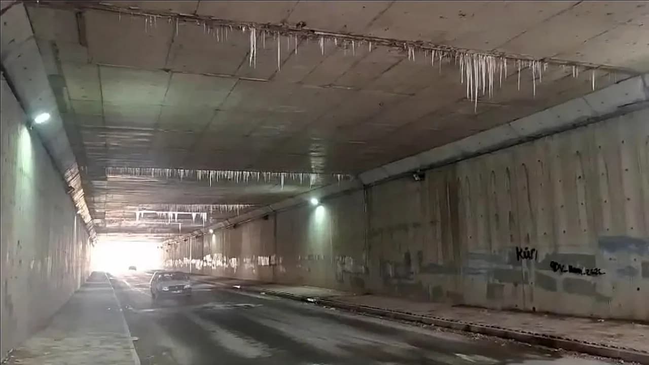 Eskişehir'de Altgeçit Tavanındaki Buz Kütleleri Tehlike Saçıyor: "Facianın Hesabını Kim Verecek?"