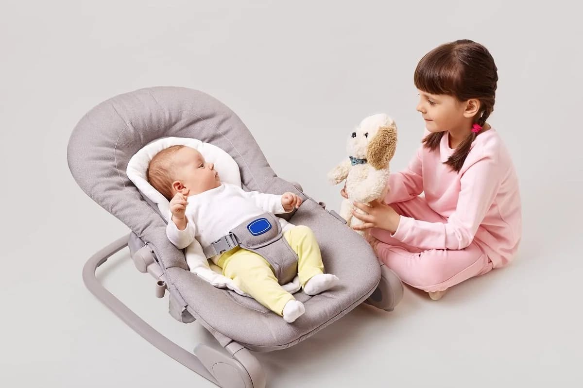 Bebek Seyahatlerinde Yeni Dönem: Güvenlik ve Ergonomiyi Buluşturan Ana Kucakları
