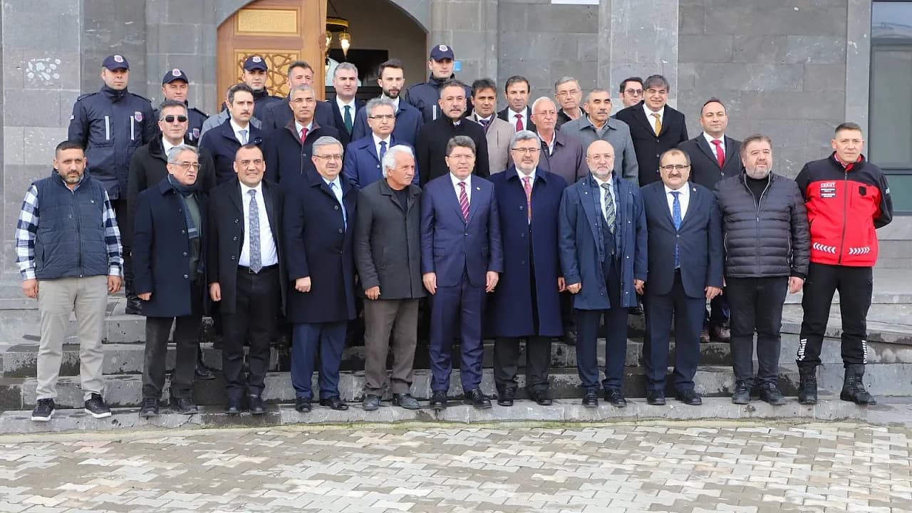 Bakan Tunç Afyonkarahisar’da: Cezaevi Yerleşkesinde Kritik İncelemeler ve Temaslar