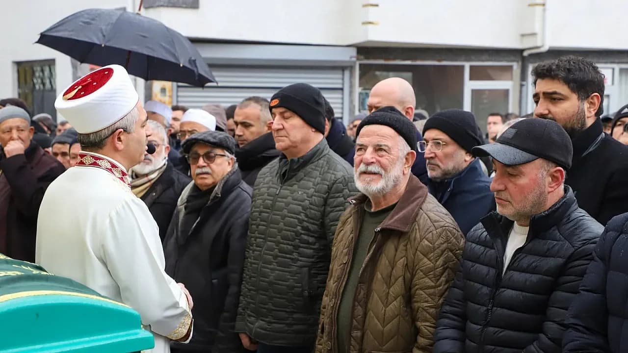 Erkmen Belediye Başkanı Yücel Şahin’in Acı Günü: Babası Ahmet Şahin Son Yolculuğuna Uğurlandı