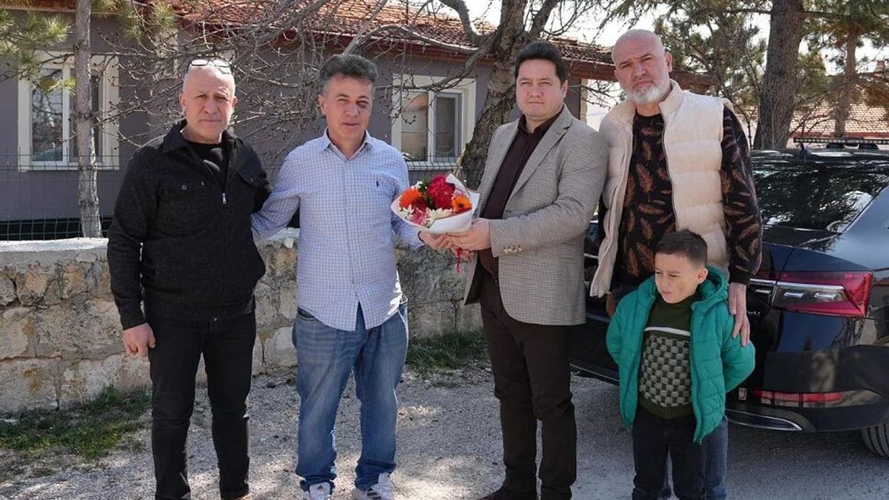 Bolvadin Belediye Başkanı Aynacı'dan Yaralanan Antrenör Teke’ye Geçmiş Olsun Ziyareti