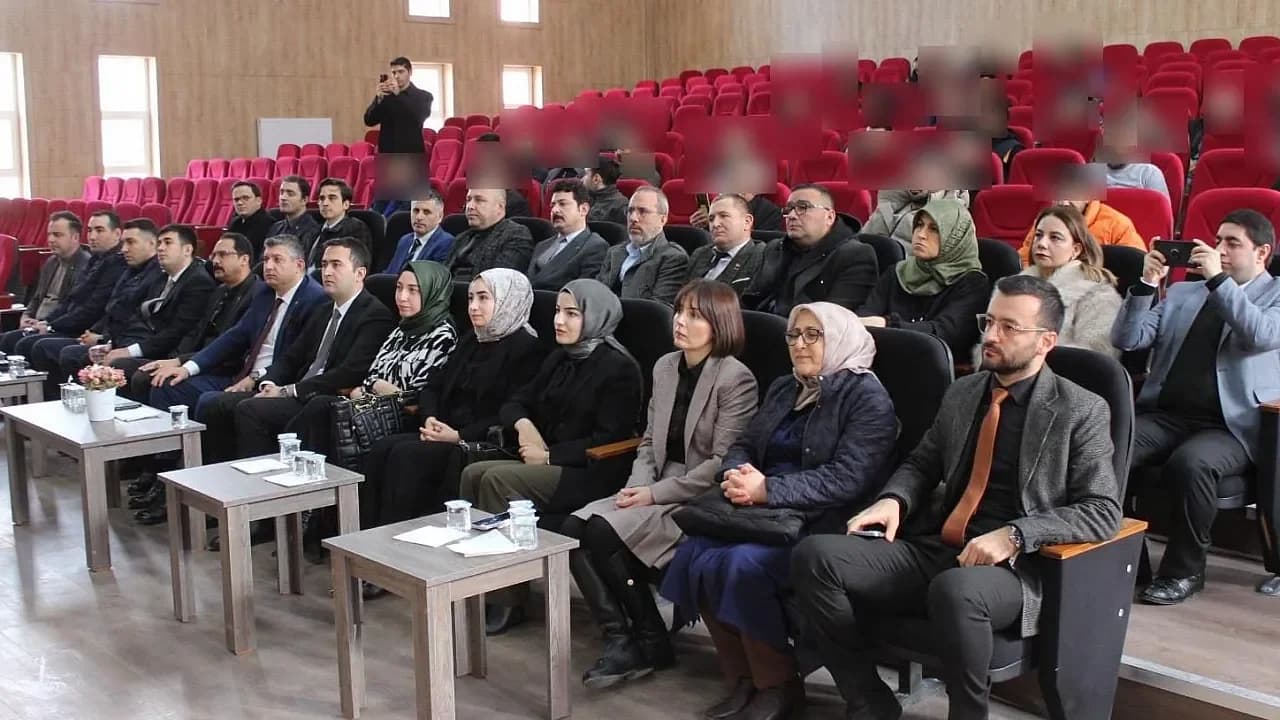 Bolvadin’de Yükümlüler İçin "Sesler Birleşir, Umut Büyür" Etkinliği Düzenlendi