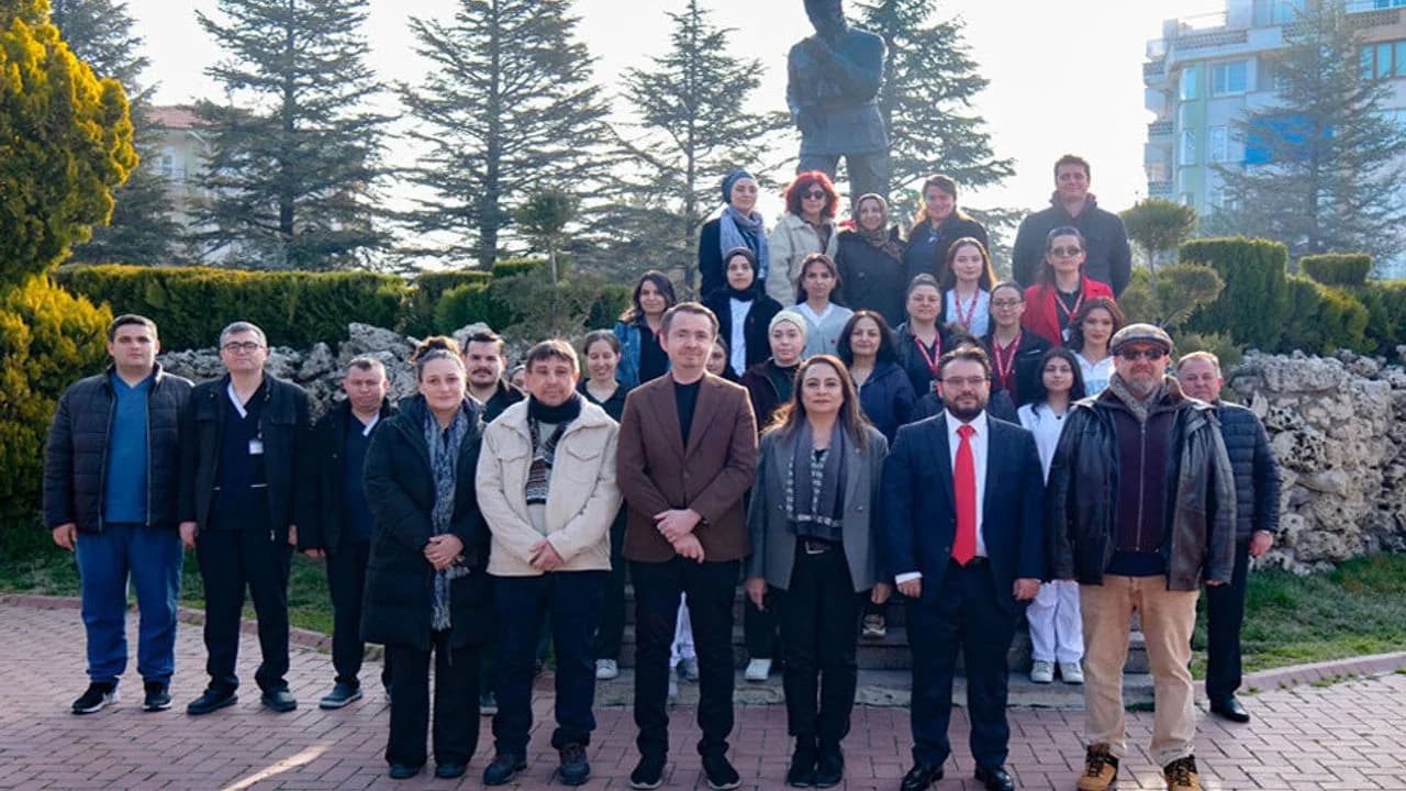 Afyonkarahisar'da Beyaz Önlüklerin Gurur Günü: Tıp Bayramı Kocatepe Parkı'nda Kutlandı