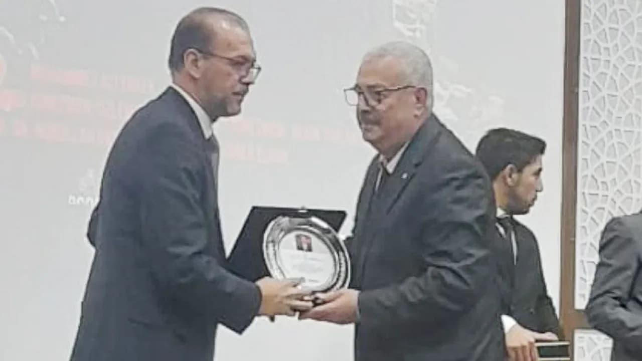 AFYAŞAD’dan Bakan Yardımcısı Okumuş’a Vefa Plaketi: "Derneğimizden Bakan Çıkardık"