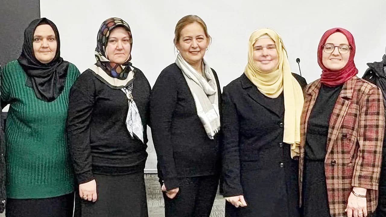 Kadınanalar Derneği’nden Bayrak Provokasyonuna Sert Tepki: “Devletimizin Yanındayız”