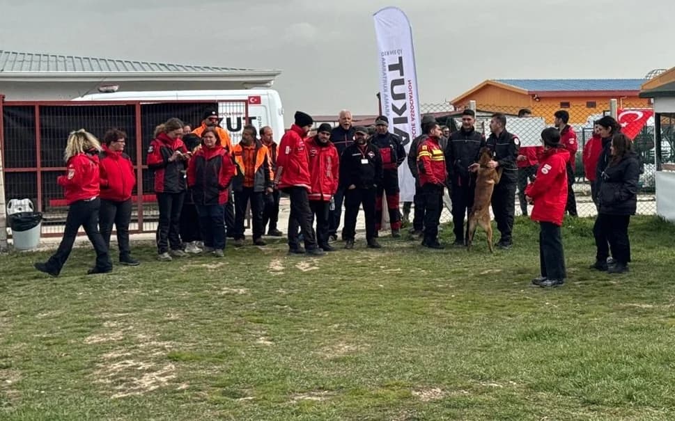 Afyonkarahisar'da Uluslararası Arama Kurtarma Köpekleri Zorlu Sınavdan Geçiyor