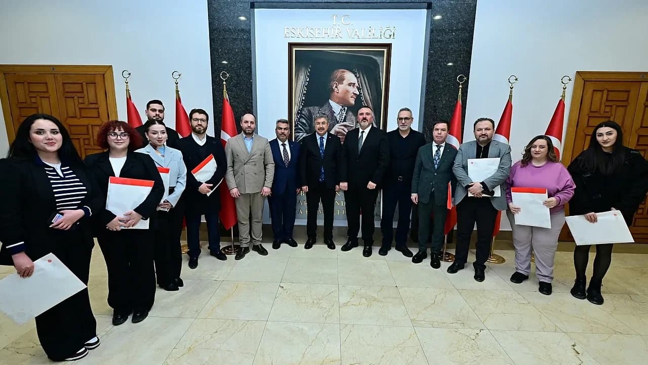 Eskişehir’de 12 Gazeteci Basın Kartına Kavuştu: Vali Yılmaz’dan ‘Fedakarlık’ Vurgusu