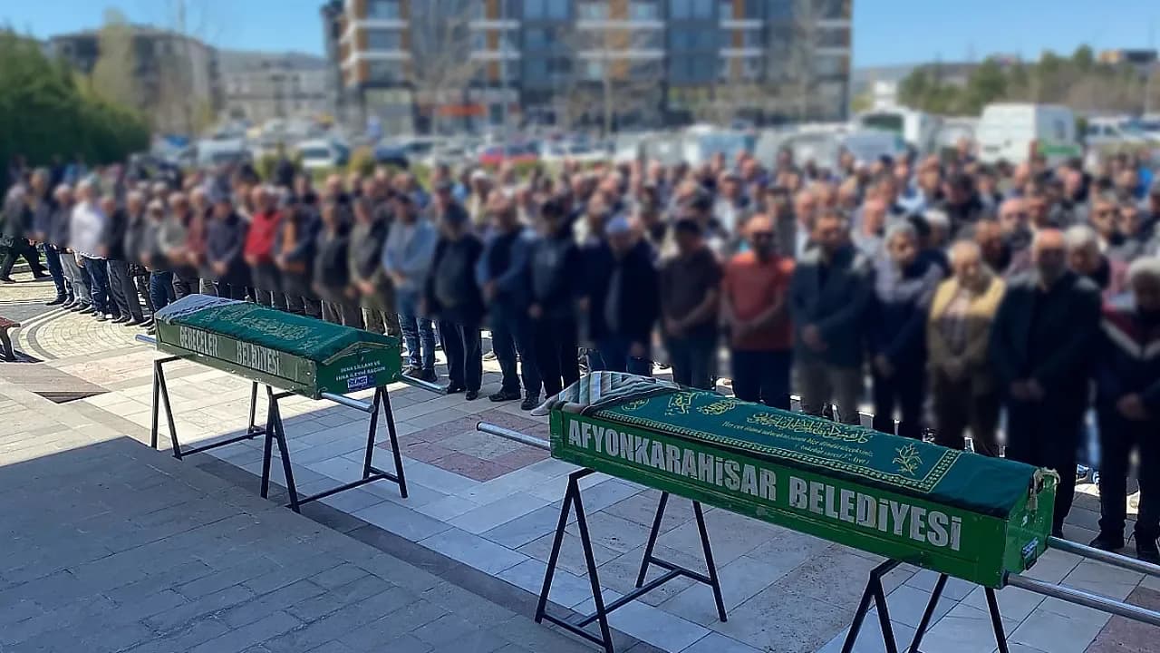 Afyon’un Tanınmış Esnaflarından Lütfi Hasçelikoğlu Hayatını Kaybetti