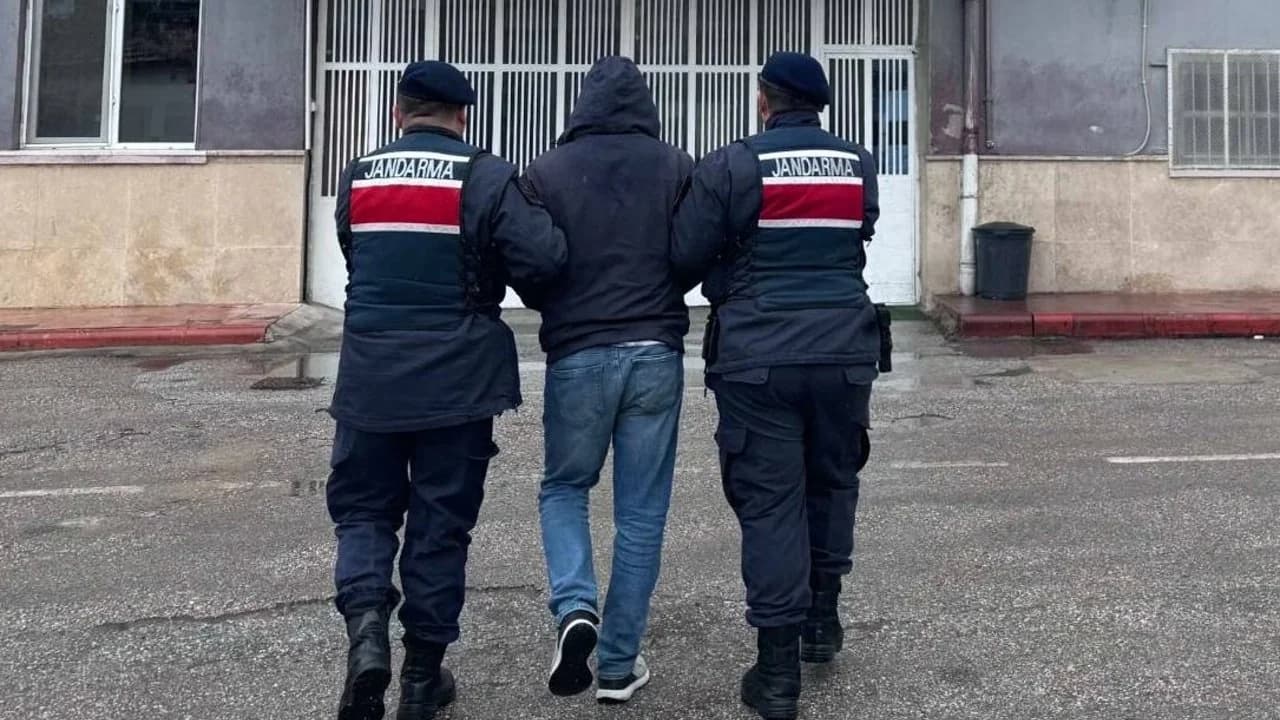 Afyonkarahisar'da 14 Yıl Kesinleşmiş Hapis Cezası Bulunan Firari Operasyonla Yakalandı