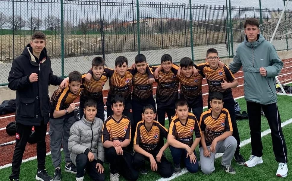 Afyonkarahisar'ın Gururu Oldular: Maver Kemal Arsoy Ortaokulu Beyzbolda Türkiye Finallerine Yükseldi