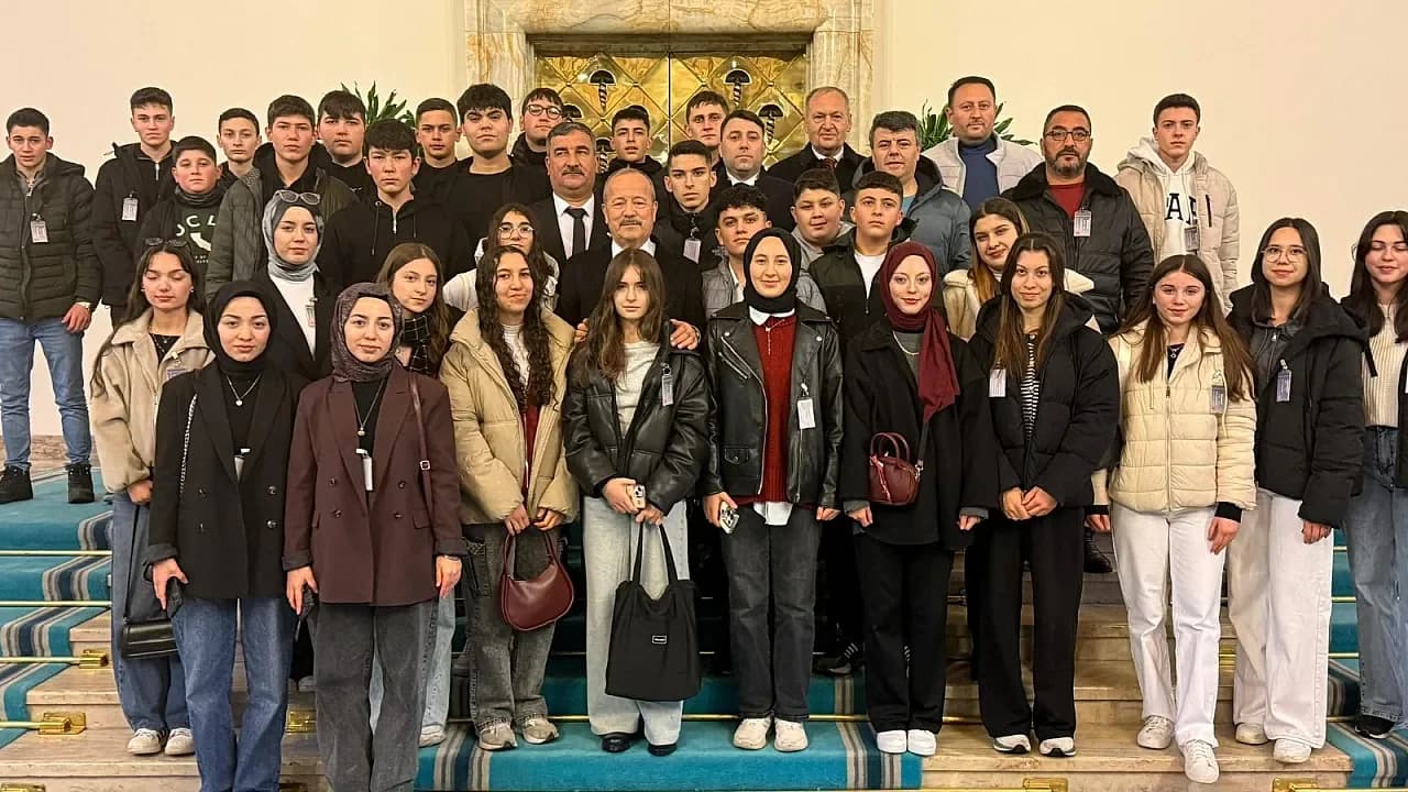 Sinanpaşa’nın Başarılı Gençleri Gazi Meclis’te: Milletvekili Taytak Ağırladı