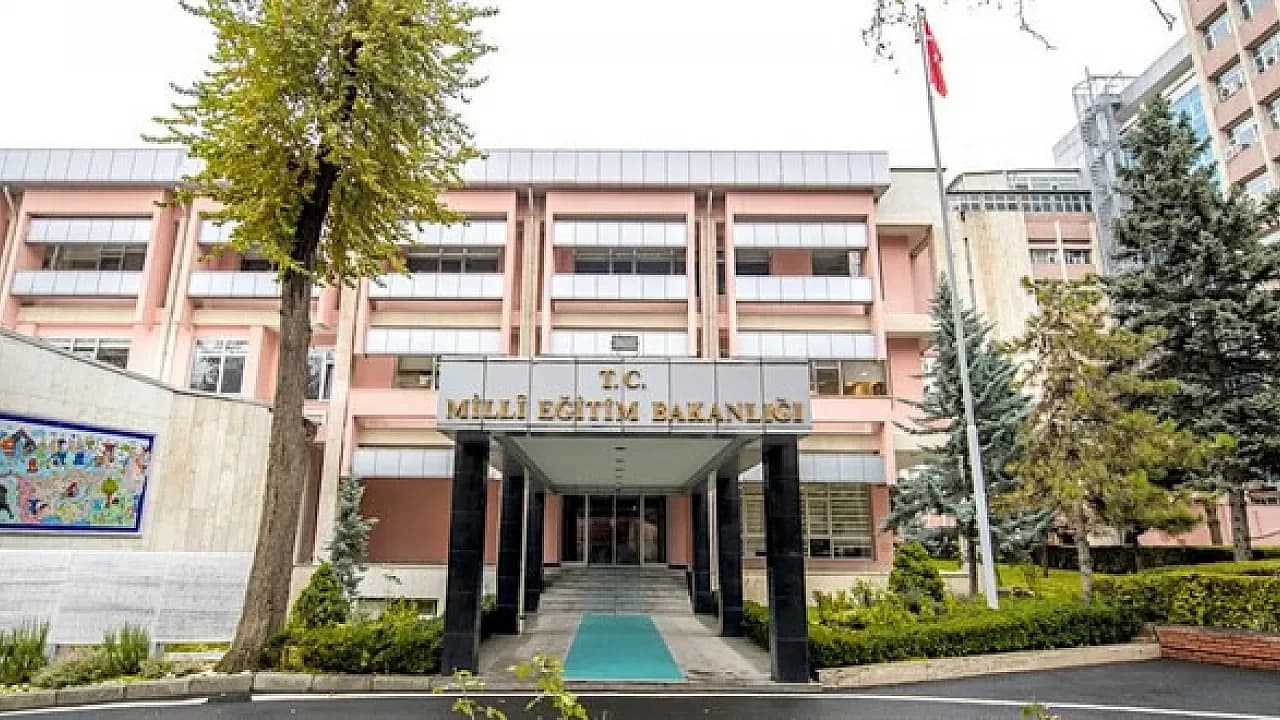 MEB'den Dijital Kadro Hamlesi: Sınavla 14 Bilişim Uzmanı Alınacak