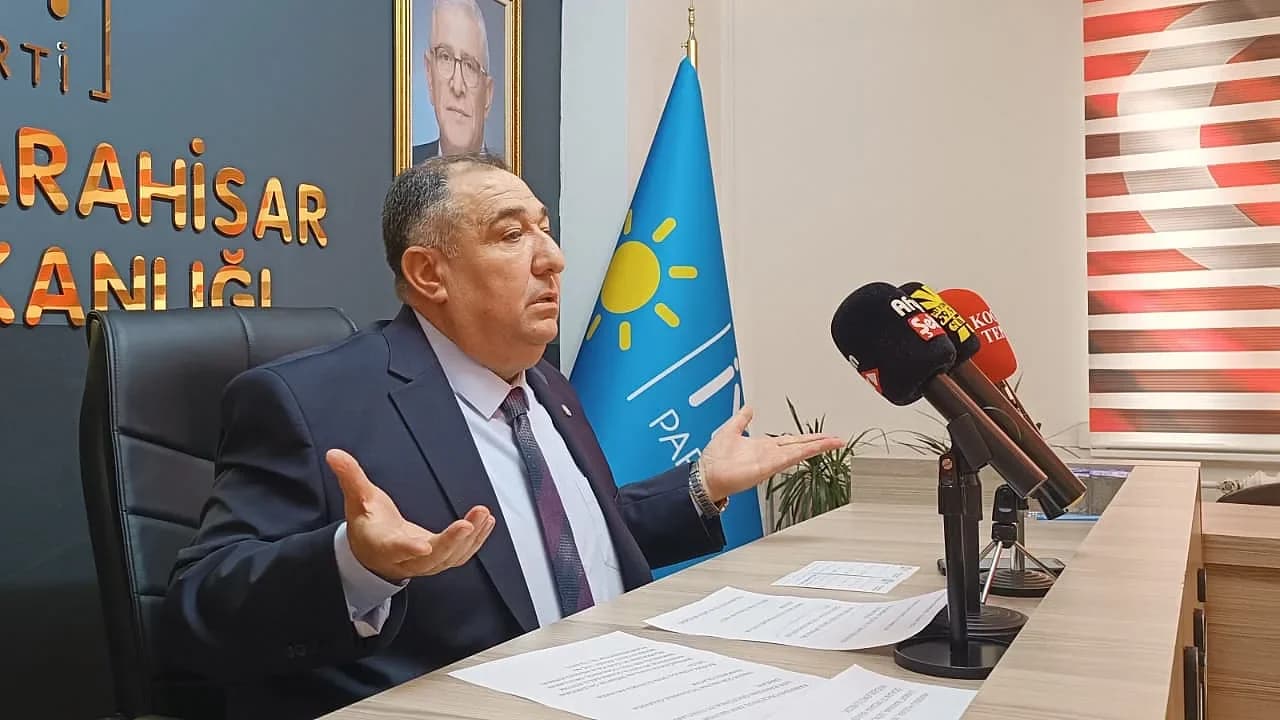 Mısırlıoğlu’ndan Sert Ekonomi Eleştirisi: "Pandemi Dönemini Bile Mumla Arıyoruz"