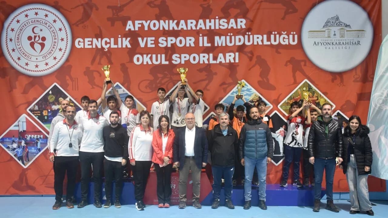 Yıldız Erkekler Floor Curling Şampiyonu Osmanköy Ortaokulu Oldu