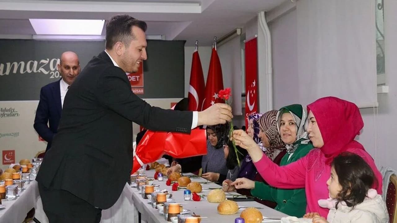 Saadet Partisi Afyonkarahisar’da Şehit ve Gazi Aileleriyle İftar Sofrasında Buluştu