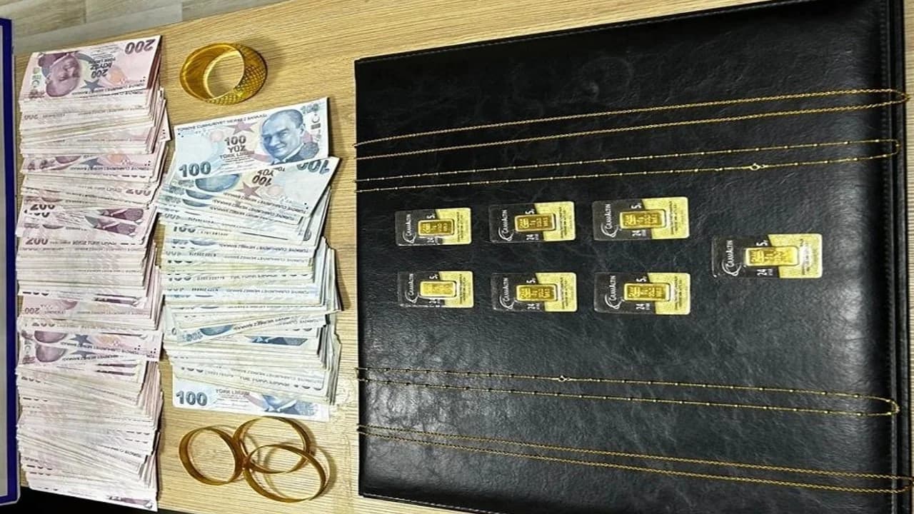 Kütahya'da Dolandırdılar, Sandıklı'da Yakalandılar: İki Sahte Altın Şüphelisi Gözaltında